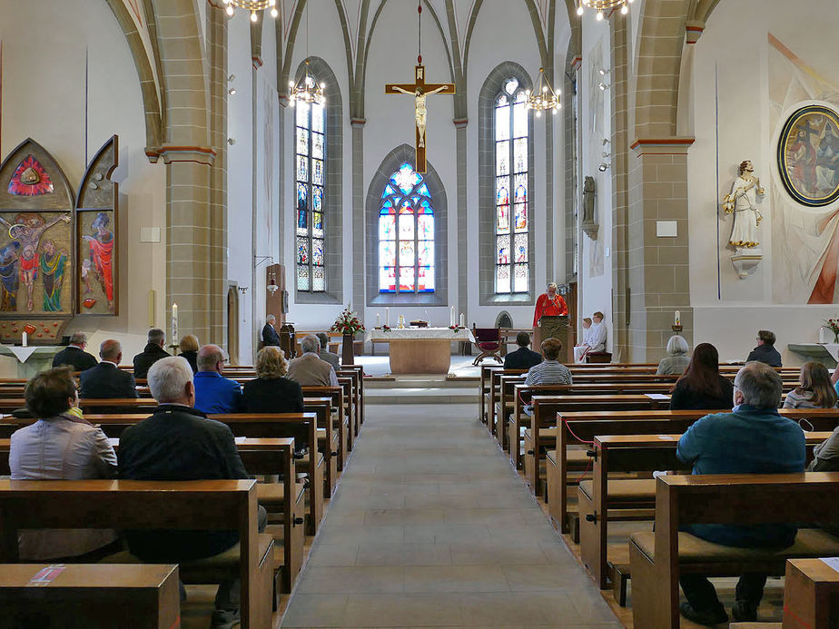 Pfingsten in der renovierten Stadtpfarrkirche St. Crescentius (Foto: Karl-Franz Thiede)